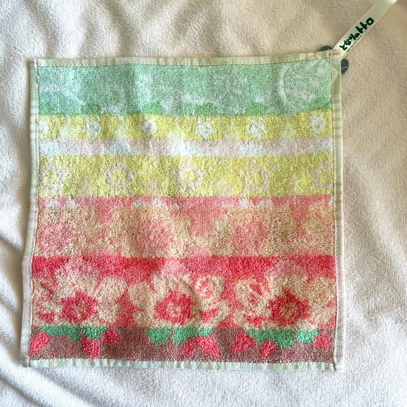 Brand new totoro towels - Picture 3 of 5